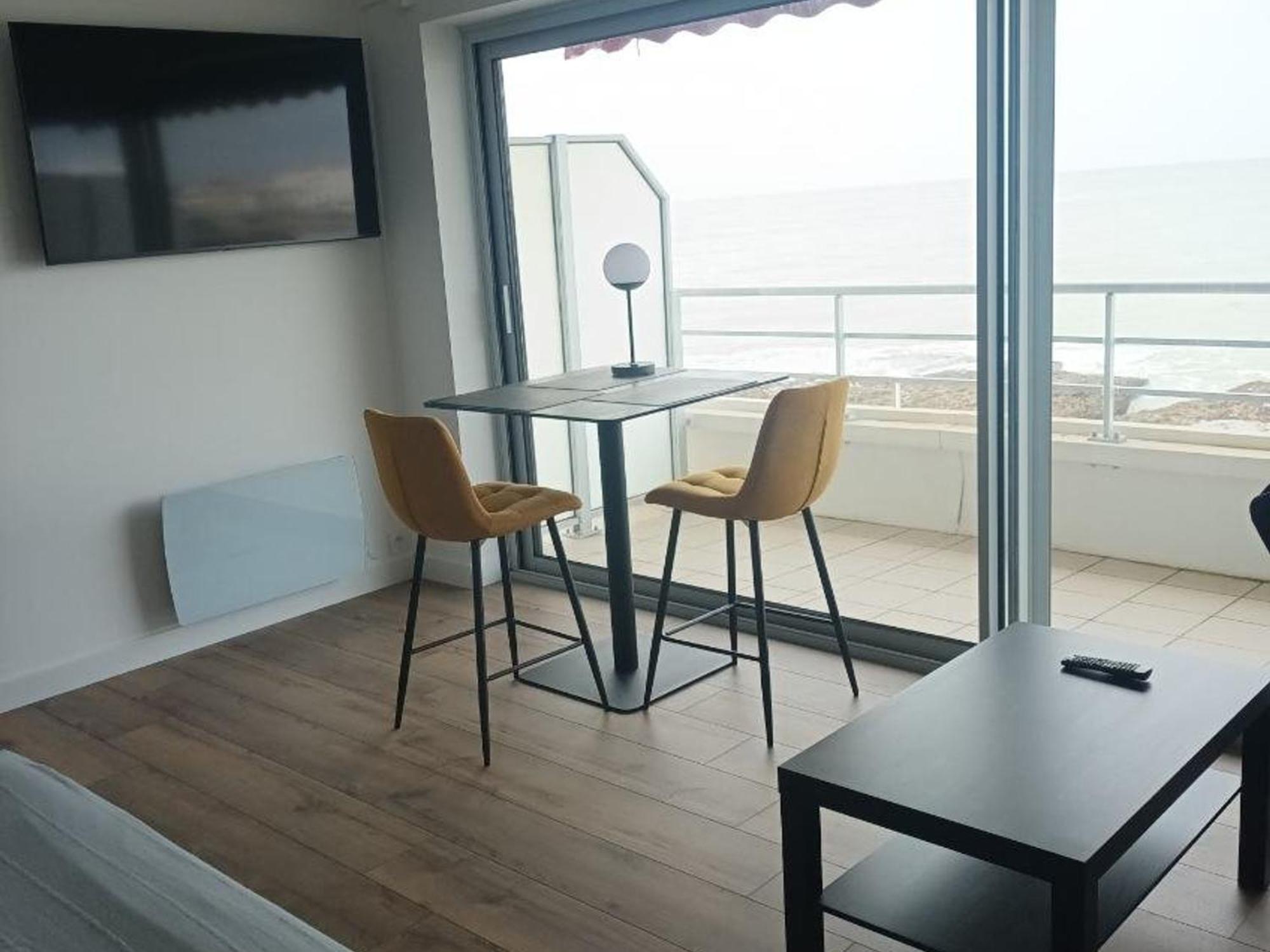 Neuf Avec Terrasse Sur Et Garage A - Fr-1-494-207 * Royan