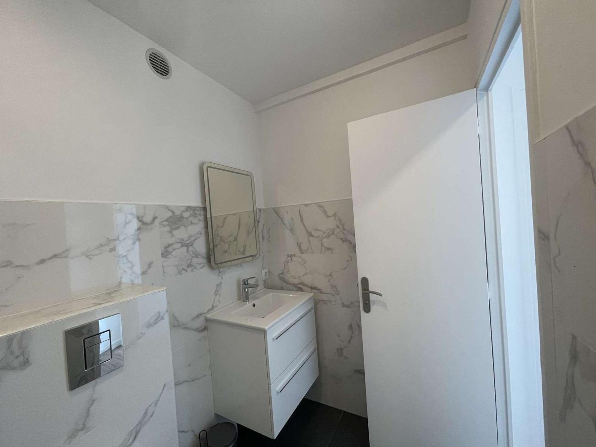 Appartement Neuf Avec Terrasse Sur Et Garage A - Fr-1-494-207 Royan