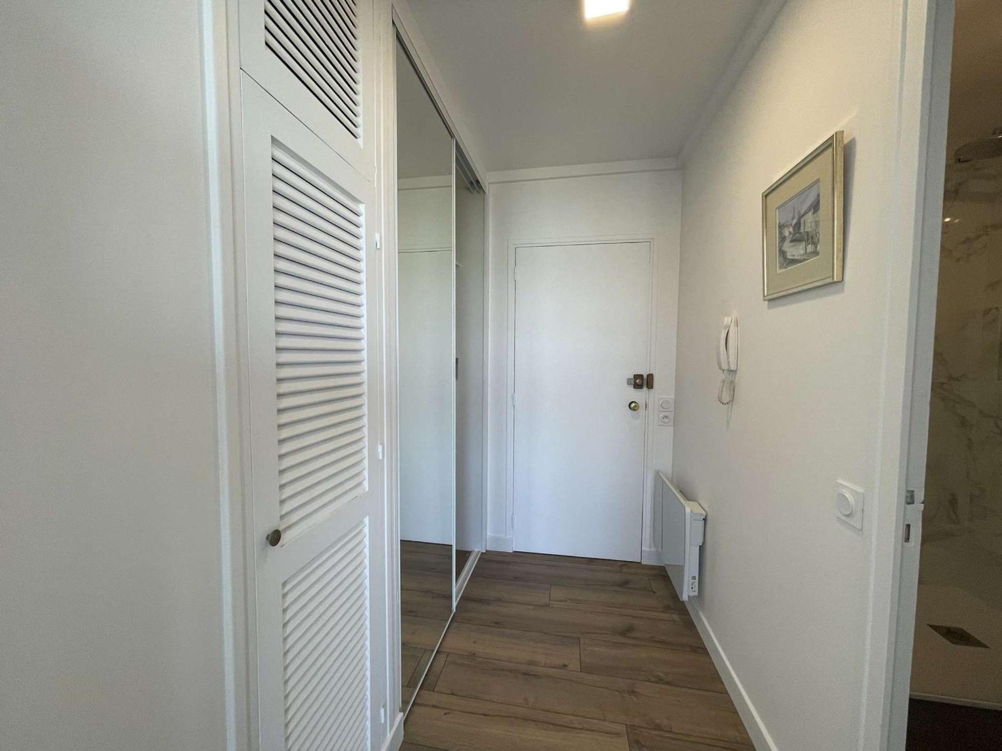 Neuf Avec Terrasse Sur Et Garage A - Fr-1-494-207 Appartement *