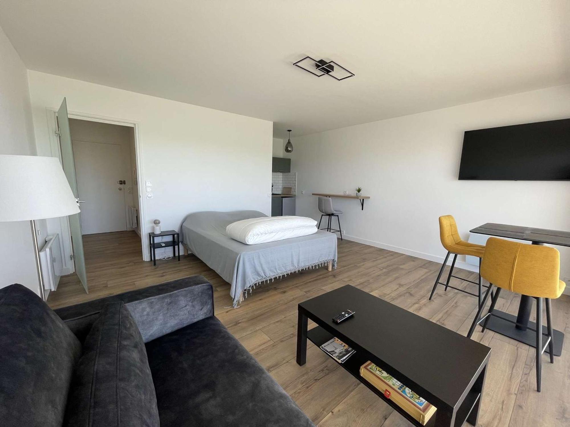 Appartement Neuf Avec Terrasse Sur Et Garage A - Fr-1-494-207